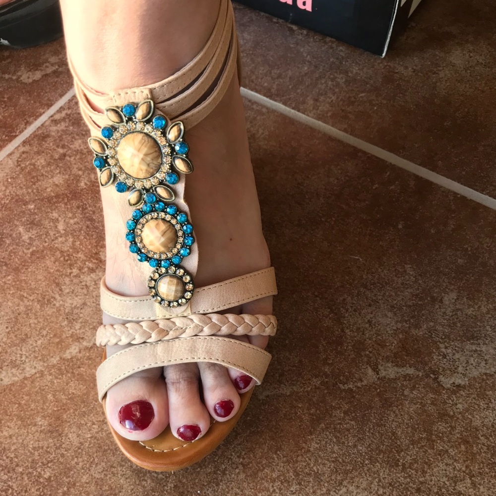 Naked color platforms w/ ornaments in front.